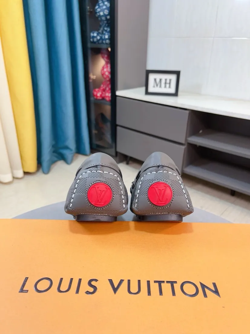 Men's men's shoes💰400🌹🌹[LV Louis Vuitton] New men's beanie shoes💝💝.. Top-grade imported cowhide embossed➕Comfortable leather lining. It is extremely skin-friendly and comfortable, feels very delicate, and the shape is very correct! Perfectly reflects the three-dimensional sense, code number: 38-44